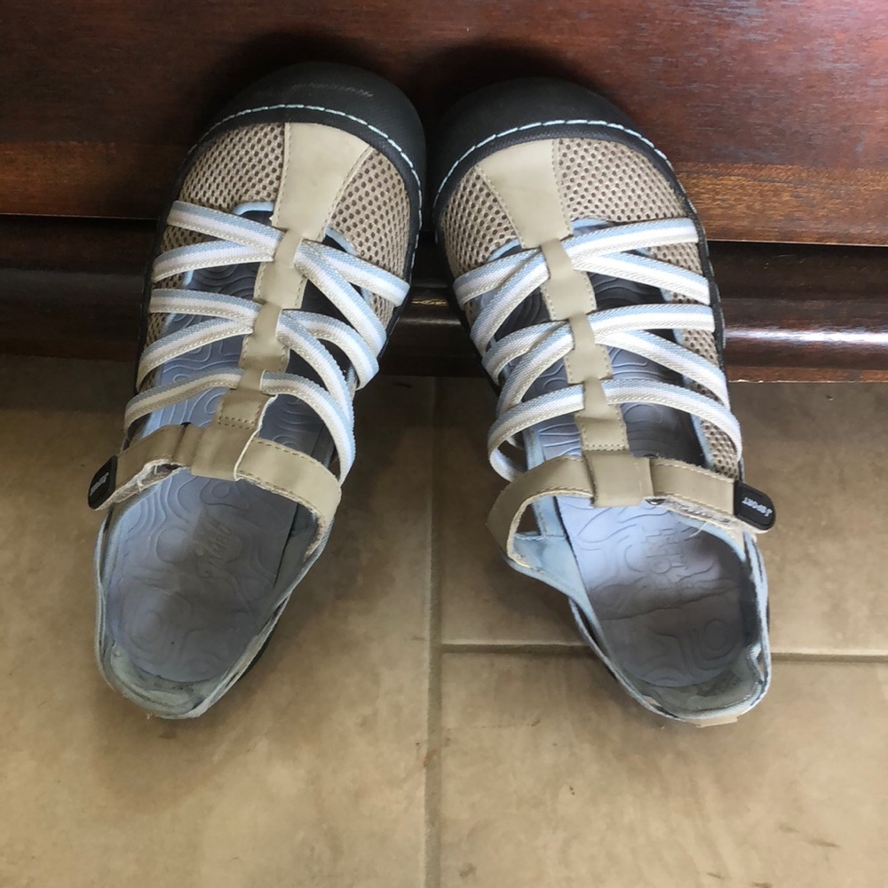 Vegan waterproof hiking sandals